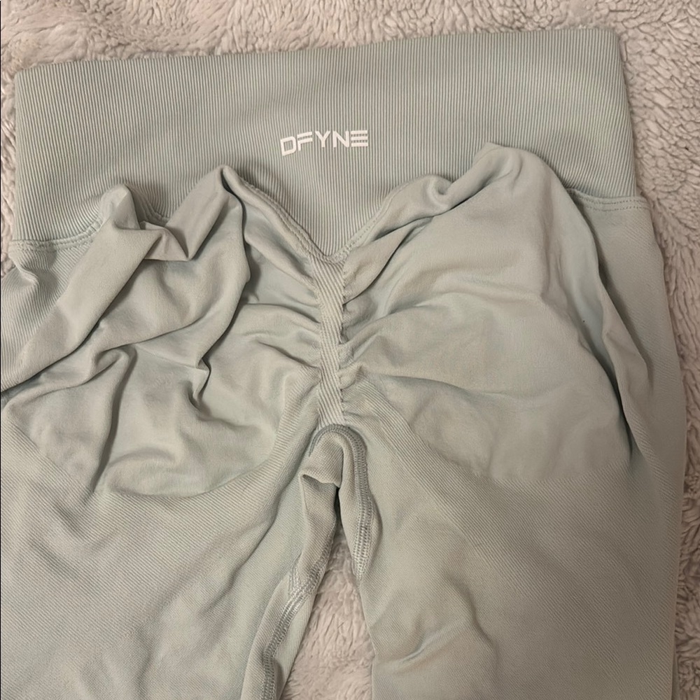 DFYNE High-Waist Scrunch Leggings in Light Sage